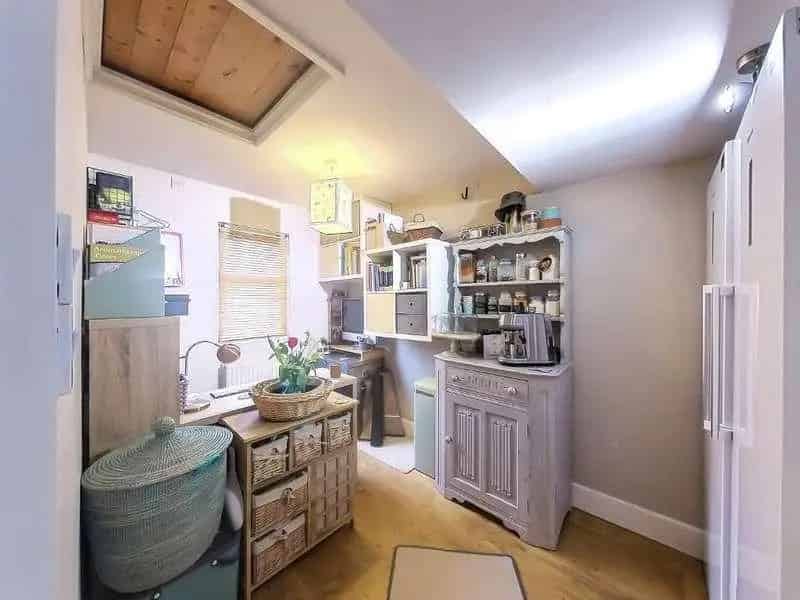 2 bed house for sale
