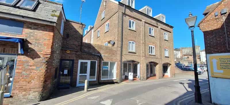 Arundel Commercial Space: High Street Location