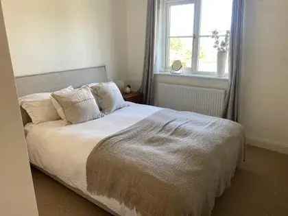 3 Bedroom House in Aberdeen with Private Garden and Parking
