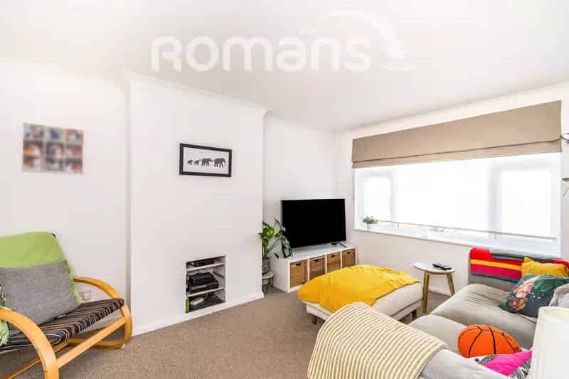 4 Bedroom Semi-detached House in Winchester