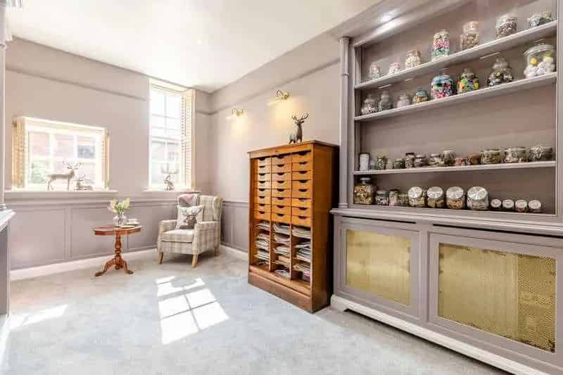 5 Bed Detached House for Sale in Gated Estate