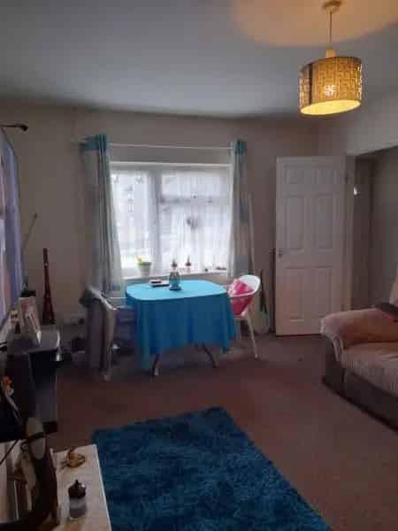 2 Bedroom Bungalow Large Driveway Secluded Garden