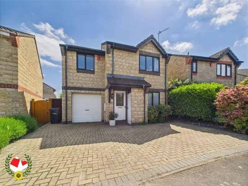 3 bedroom detached house for sale