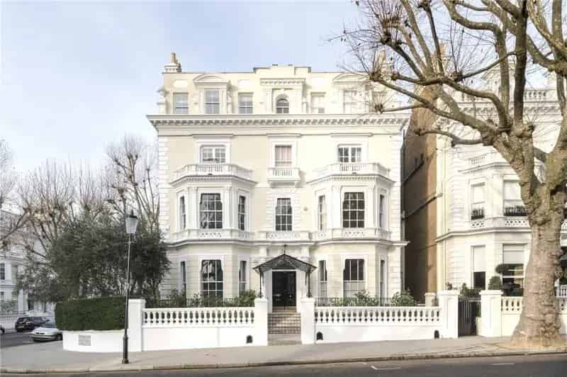 2 Bedroom Flat for Sale in Holland Park