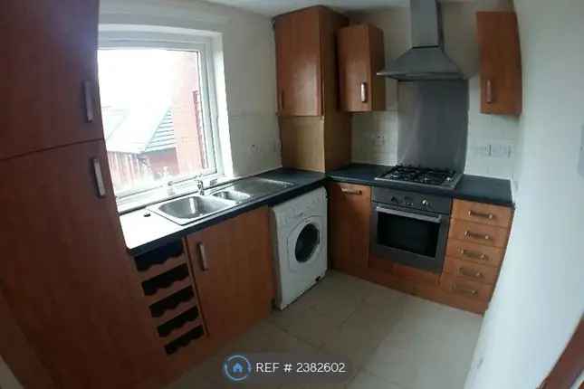 Flat for Rent in Helenvale Street Glasgow G31