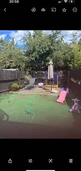 Quiet Cul-de-sac Home with Garden and Parking