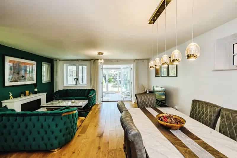 4-Bed Semi-Detached Home in Brickyard Cottages West Sussex