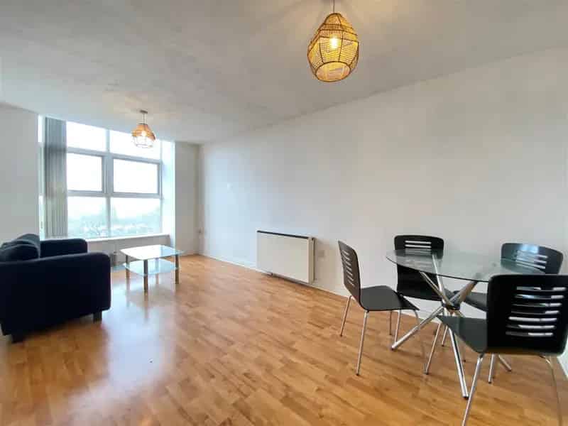 1 Bedroom Apartment in Grade II Listed Victoria Mill