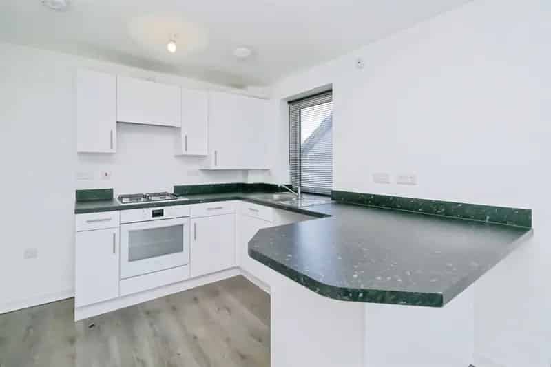 2 Bedroom Flat with Direct Water Views and Allocated Parking
