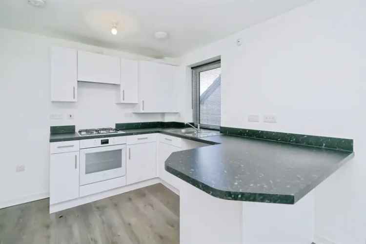 2 Bedroom Flat with Direct Water Views and Allocated Parking