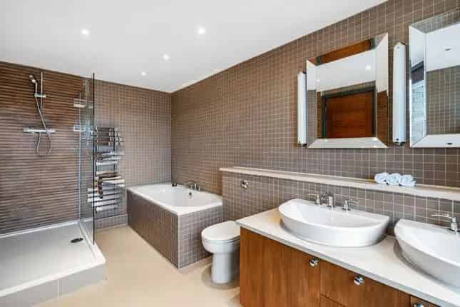 Mayfair 2-Bedroom Apartment 1317 sq ft