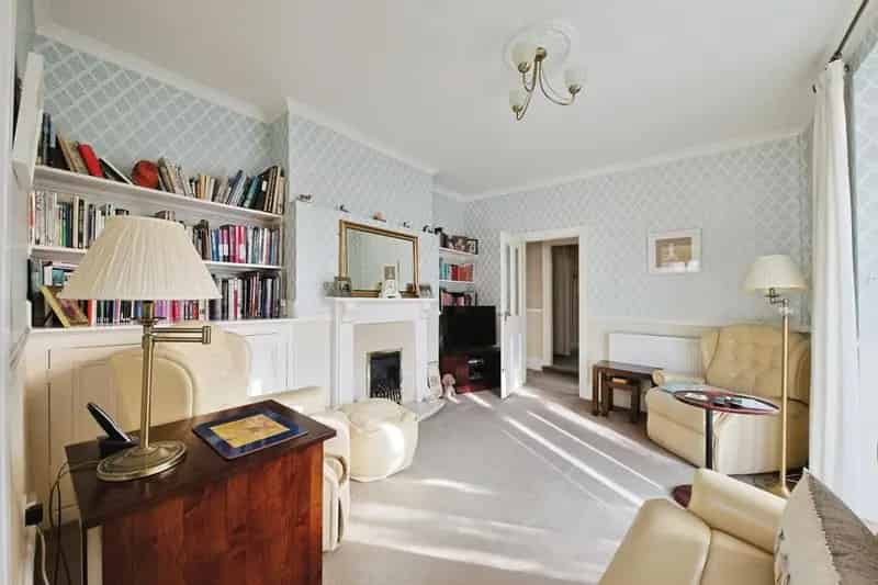 5 Bedroom Semi Detached House For Sale