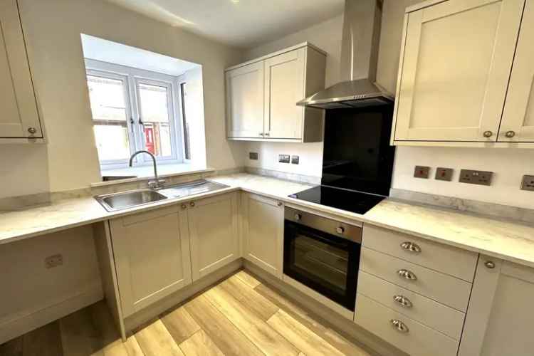 Modern 3-Bed Townhouse Lincoln West End Allocated Parking