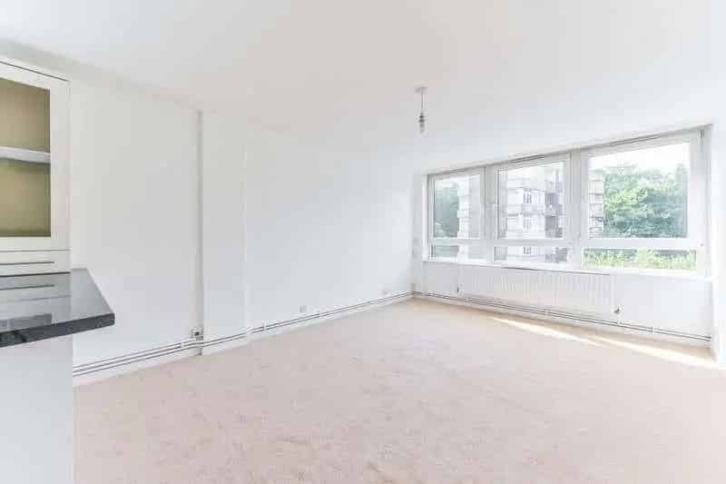 2 Bed Flat for Sale in South London