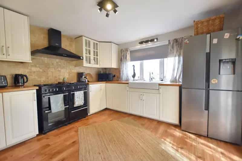 3 Bedroom Cottage For Sale