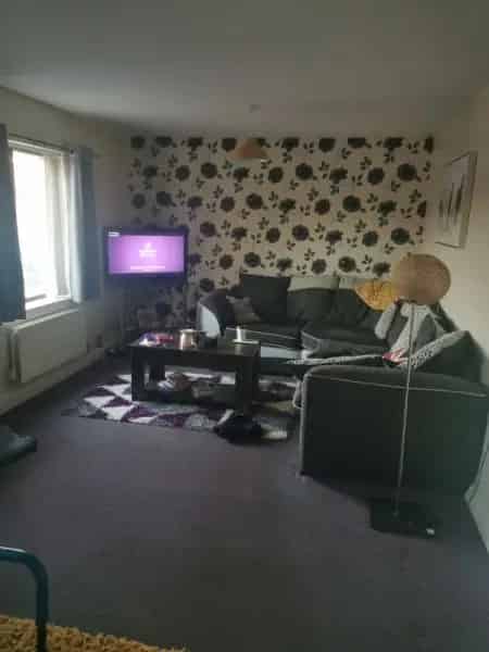 5 Minute Walk to Elizabeth Line Tube Station - New 4 Flat Block