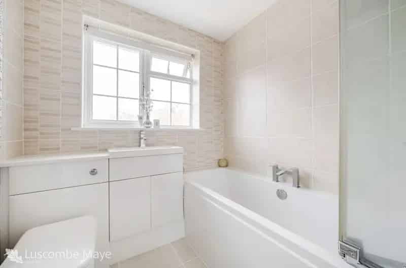 4 Bed House for Sale Stunning Southerly Views Garage Driveway