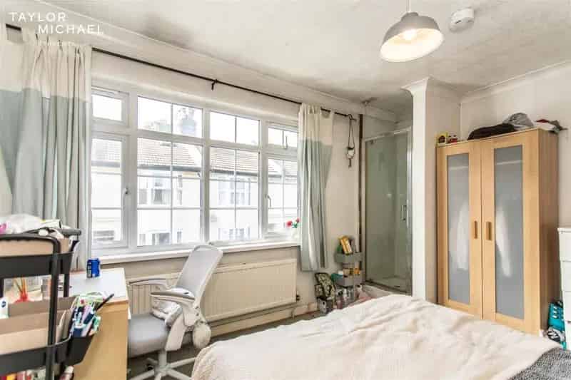 4 Bedroom Student House Brighton Bills Included Furnished