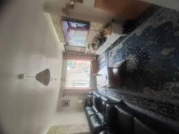 5 Bedroom House with Garden and Parking London Essex Milton Keynes