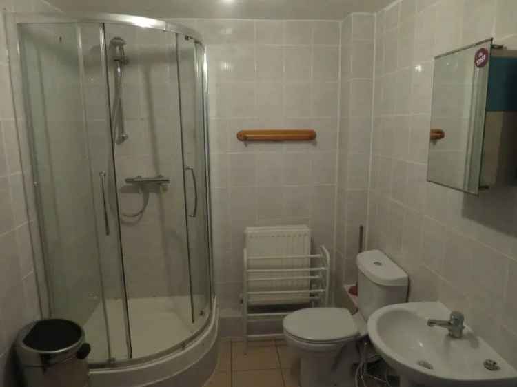 3 bedroom flat to rent