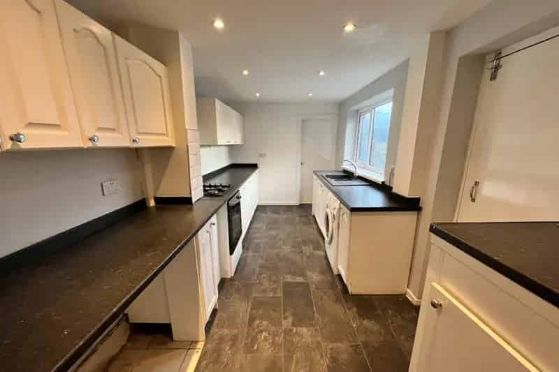 2 Bed House with Large Reception and Garden - EPC D