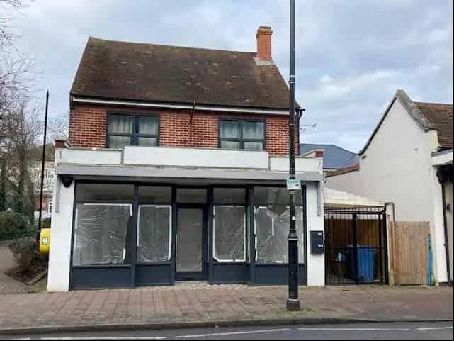 Retail Unit to Let High Street Fleet
