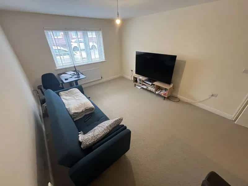 2 Bedroom Ground Floor Flat to Rent