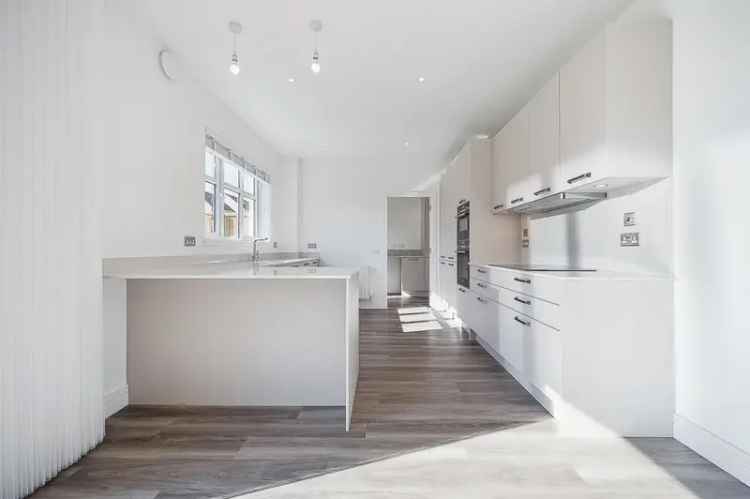 5 Bedroom Detached House Newton Mearns
