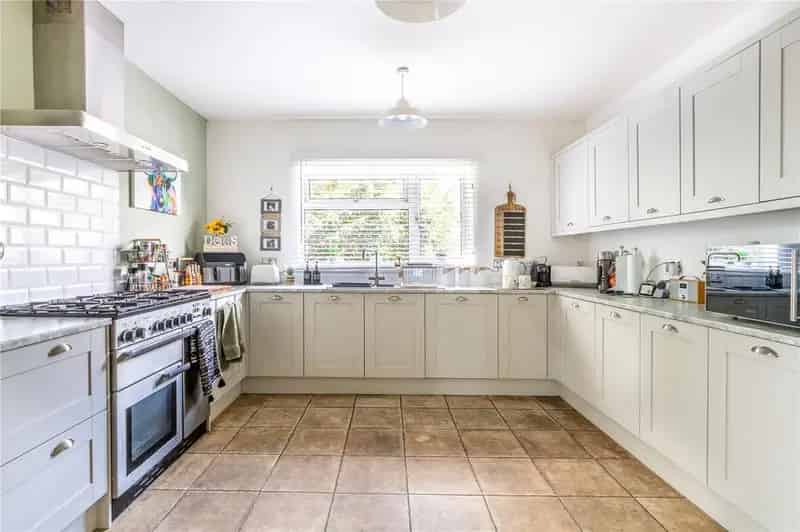 5 Bedroom Bungalow for Sale with Self Contained Flat