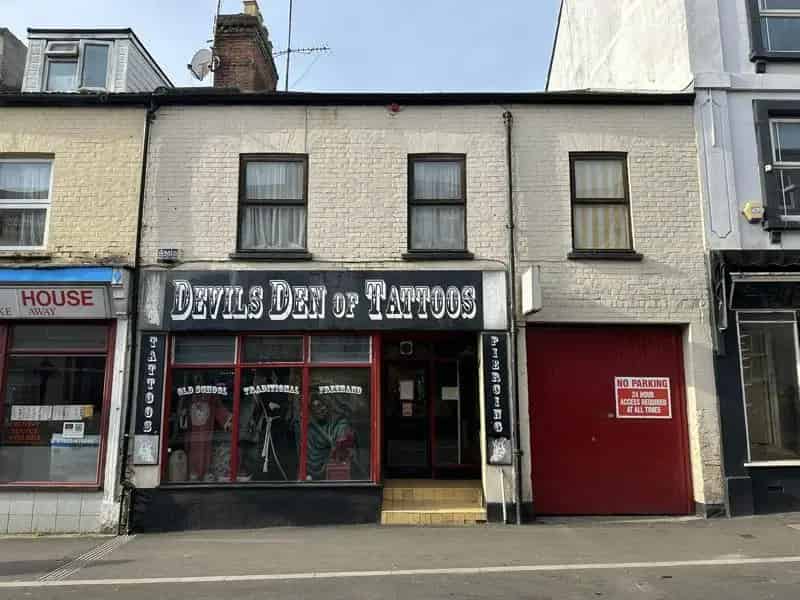 Mixed Use Building Retail Unit 4 Bedroom Flat Parking