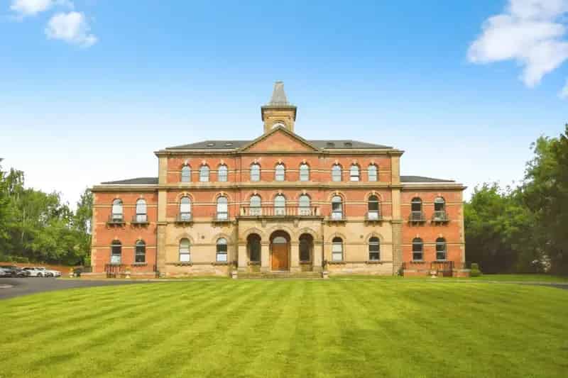 2 Bedroom Apartment for Sale in Wadsley Park Village Sheffield