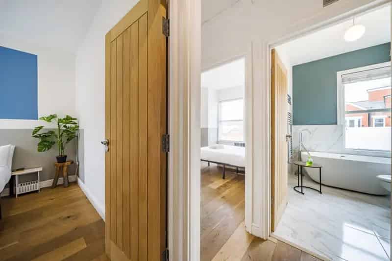 West Ealing 2-Bed Flat - Modern Conversion, Loft Potential