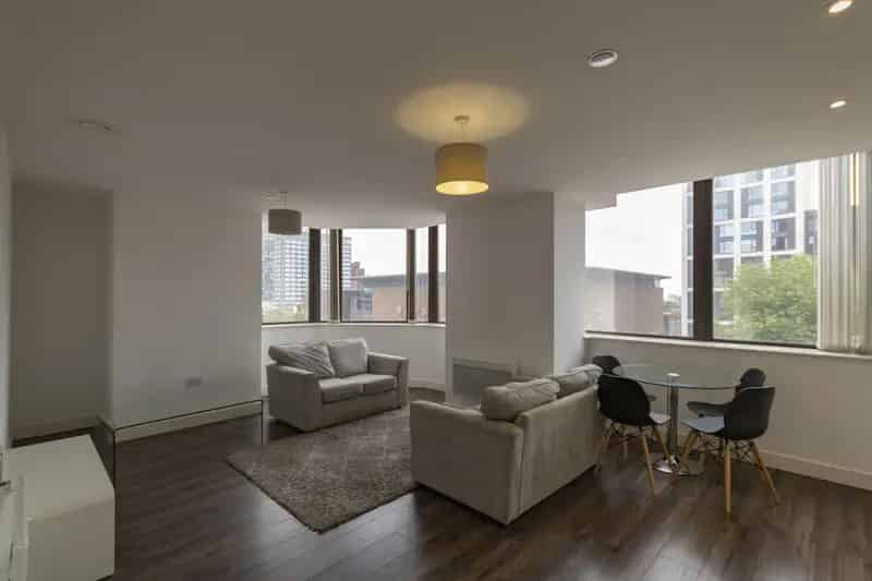2 Bedroom Apartment in Luxury Broadway Residences
