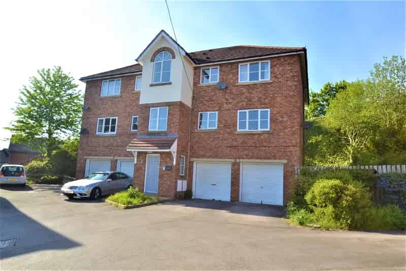 2 Bedroom Flat House to Rent in Pudsey