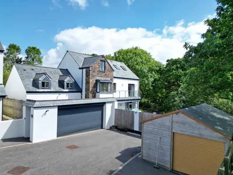 6 Bedroom Detached House to Rent