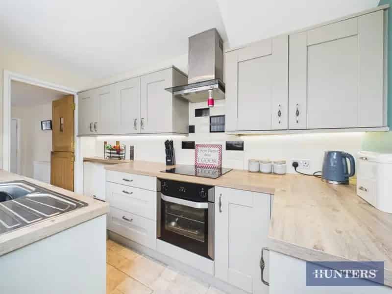 3 bedroom House
 For Sale 
Total Size: 771 SQ FT