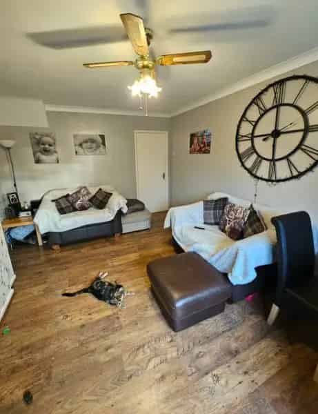 Semi Detached House Quiet Cul De Sac Green Space Parking Solar Panels