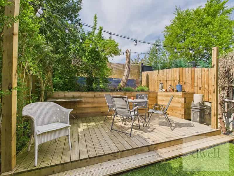 1 Bedroom Flat House to Rent in Roundhay