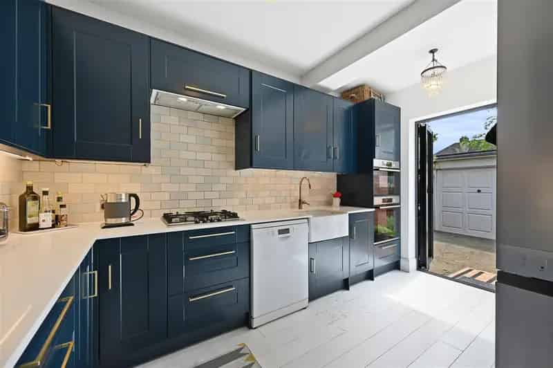 5 Bedroom Detached House for Rent in Acton