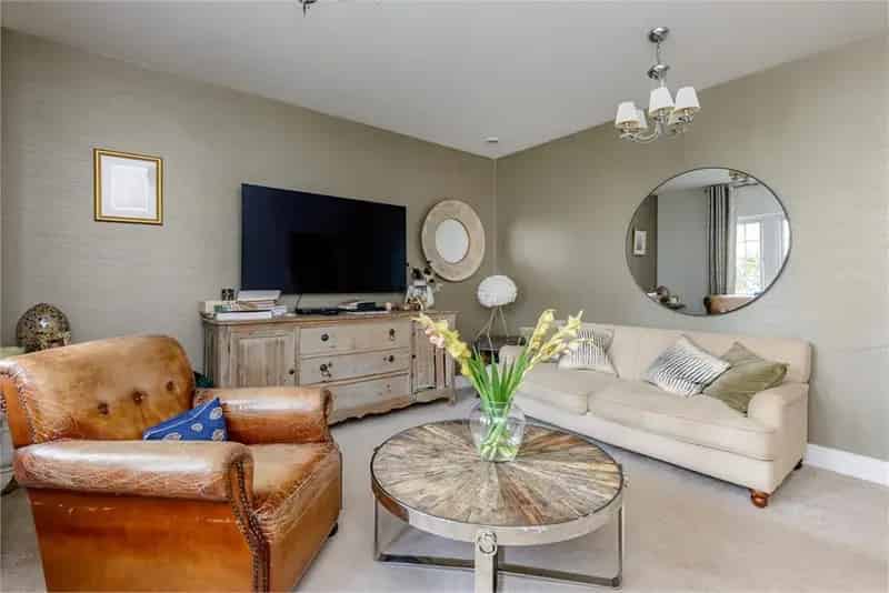 5 Bed Detached House with 2 Reception Rooms and Stunning Views