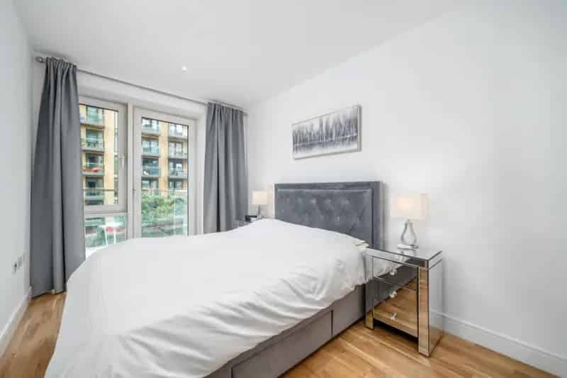 1 Bedroom Flat for Sale Battersea Reach