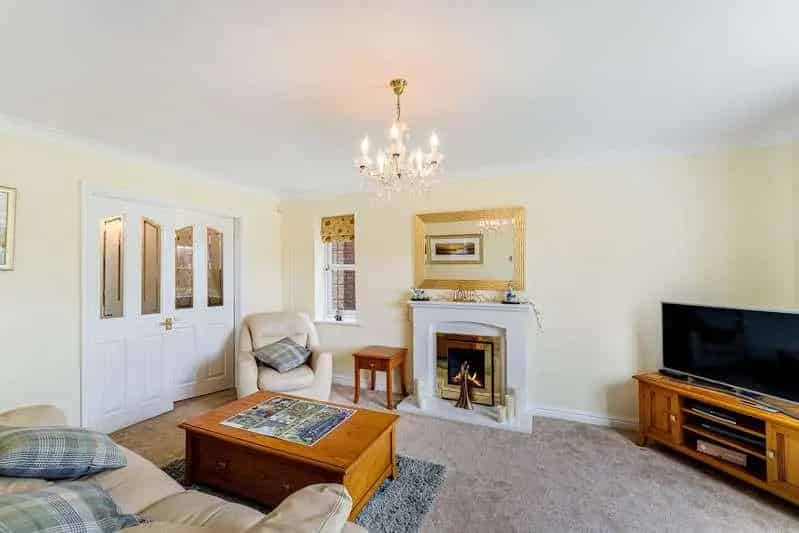4 bed house for sale