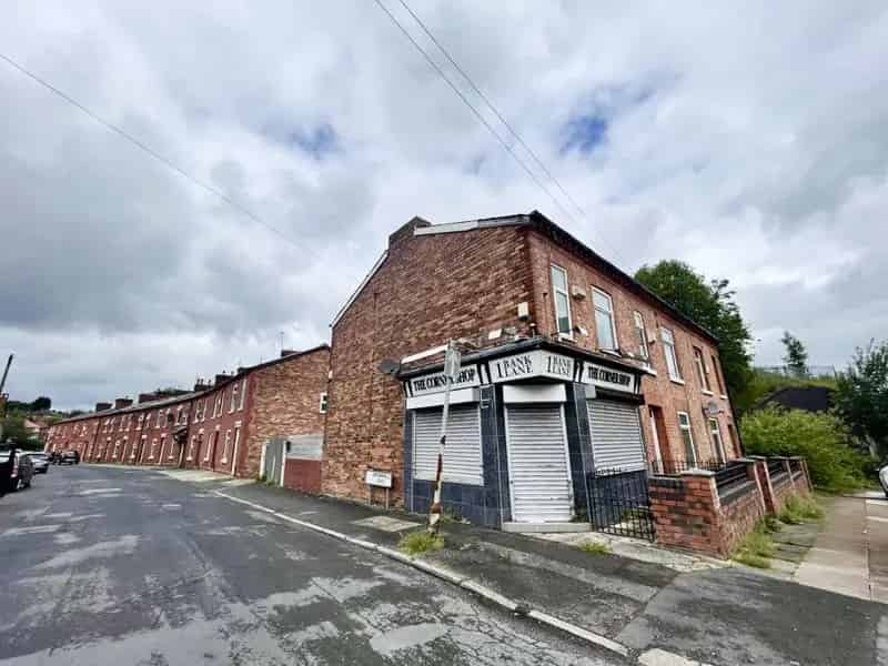 1 Bedroom Apartment House to Rent with Shop Space