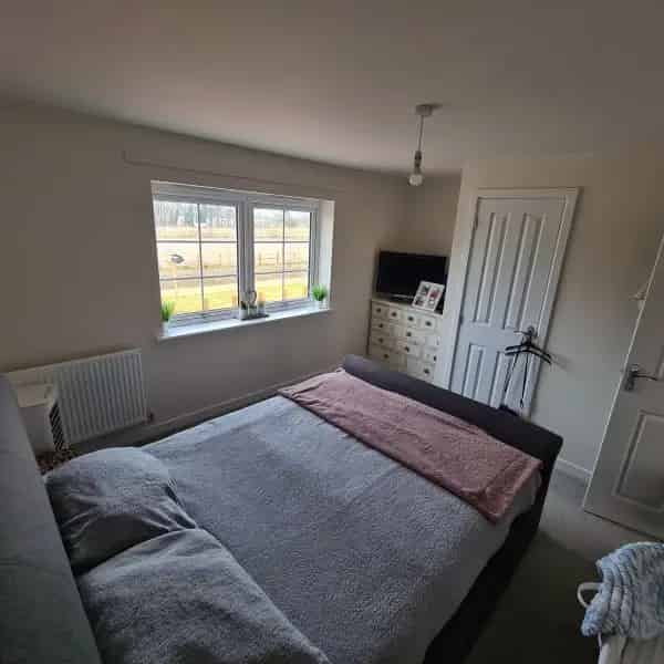 2 Bed House Near Schools and Amenities