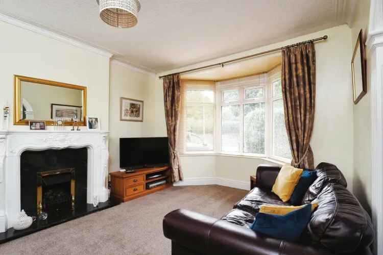 Four Bedroom Detached House Wood Lane Family Home