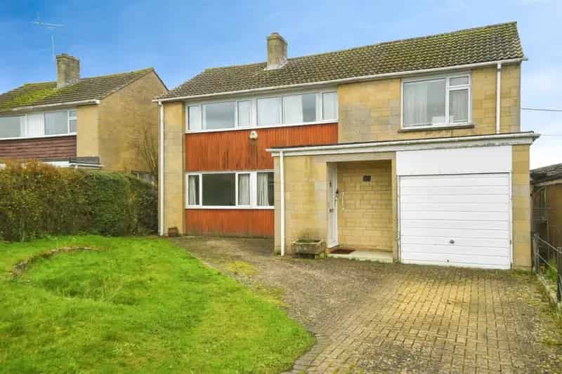 Four Bedroom Detached House Highworth