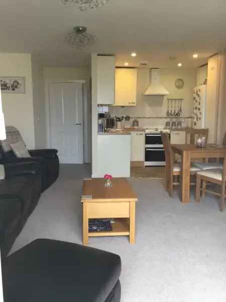 2 Bedroom Modern Flat Ickenham Over 55s