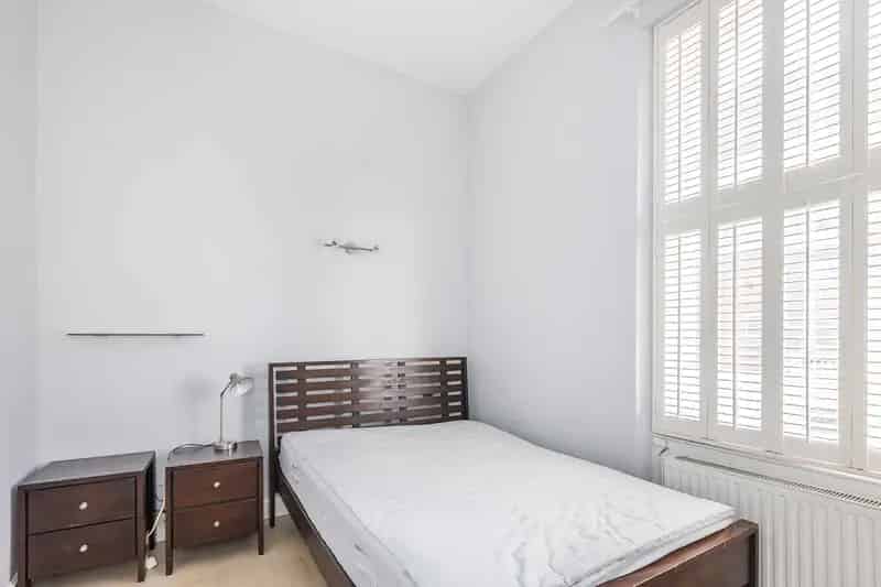 2 Bedroom Flat to Rent in Earl's Court