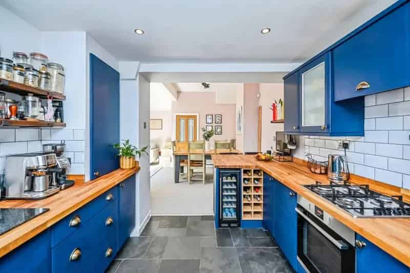 Charming 4-Bedroom Terraced Home with Modern Amenities