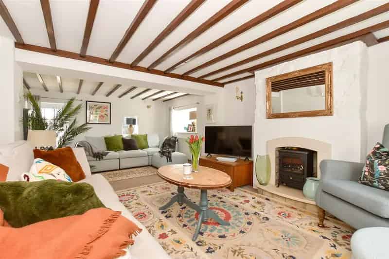 4 Bedroom Detached House for Sale Near Colwell Bay Beach